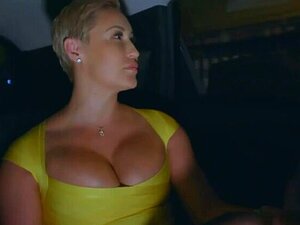 Naked News 2017 - Porno @ RueNu.com
