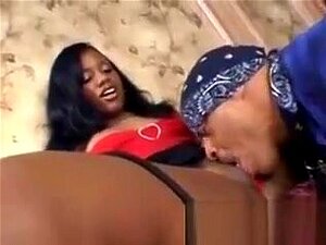 Tettona Afro porno e video di sesso in alta qualità su AmorePorno.com