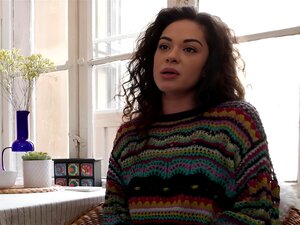 Ersties-Tabea doigte sa petite amie Cataleya jusqu'à L'orgasme