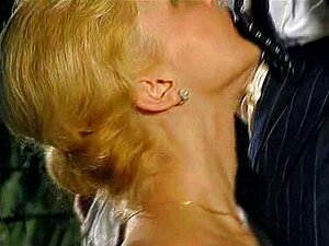 Ursula Andres Nue - Porno @ RueNu.com