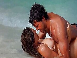 Kelly Brook - Porno @ RueNu.com