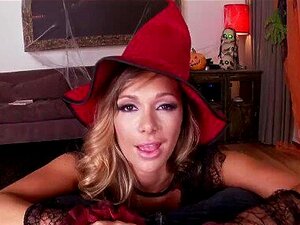 Surprise Au Canapé - Porno @ RueNu.com