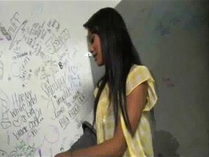 Gloryhole Moche Noire - Porno @ RueNu.com