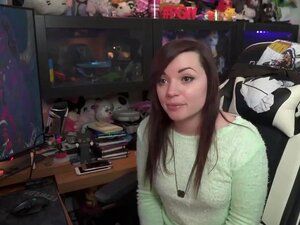 Twitch Squeezie Live - Porno @ RueNu.com