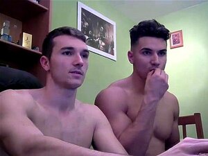 Perfetti Ragazzi - Gay Italiani porno e video di sesso in alta qualitÃ  su AmorePorno.com