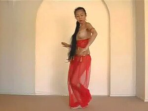Danza Del Ventre - Belly Dancing porno e video di sesso in alta qualitÃ  su AmorePorno.com