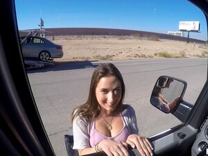 Une bonne branlette en voiture Une bonne branlette en voiture
