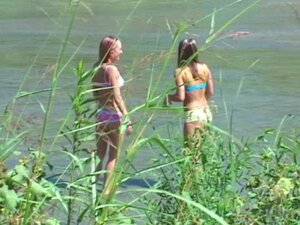 Cari & Brie nad rzeką 1